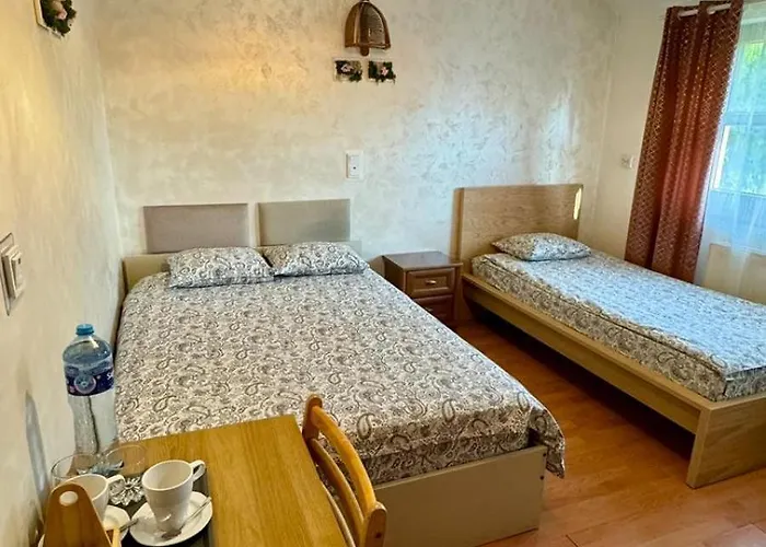 Homies בית הארחה 3*